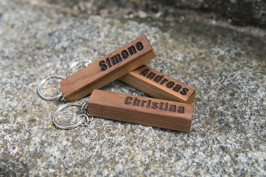 Schlüsselanhänger aus Walnussholz