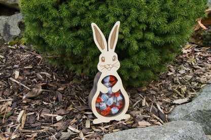 Holz-Osterhase mit Sichtfenster
