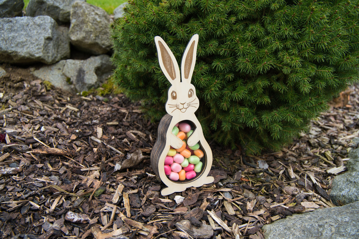 Holz-Osterhase mit Sichtfenster