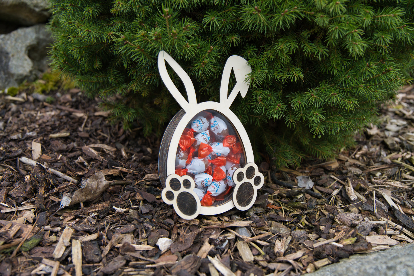 Holz-Osterei mit Sichtfenster