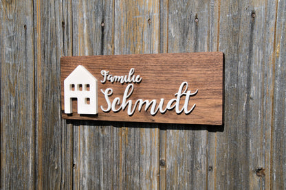 Türschild aus Walnussholz