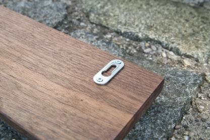 Türschild aus Walnussholz